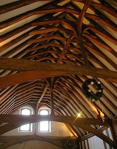 timber crown post roof